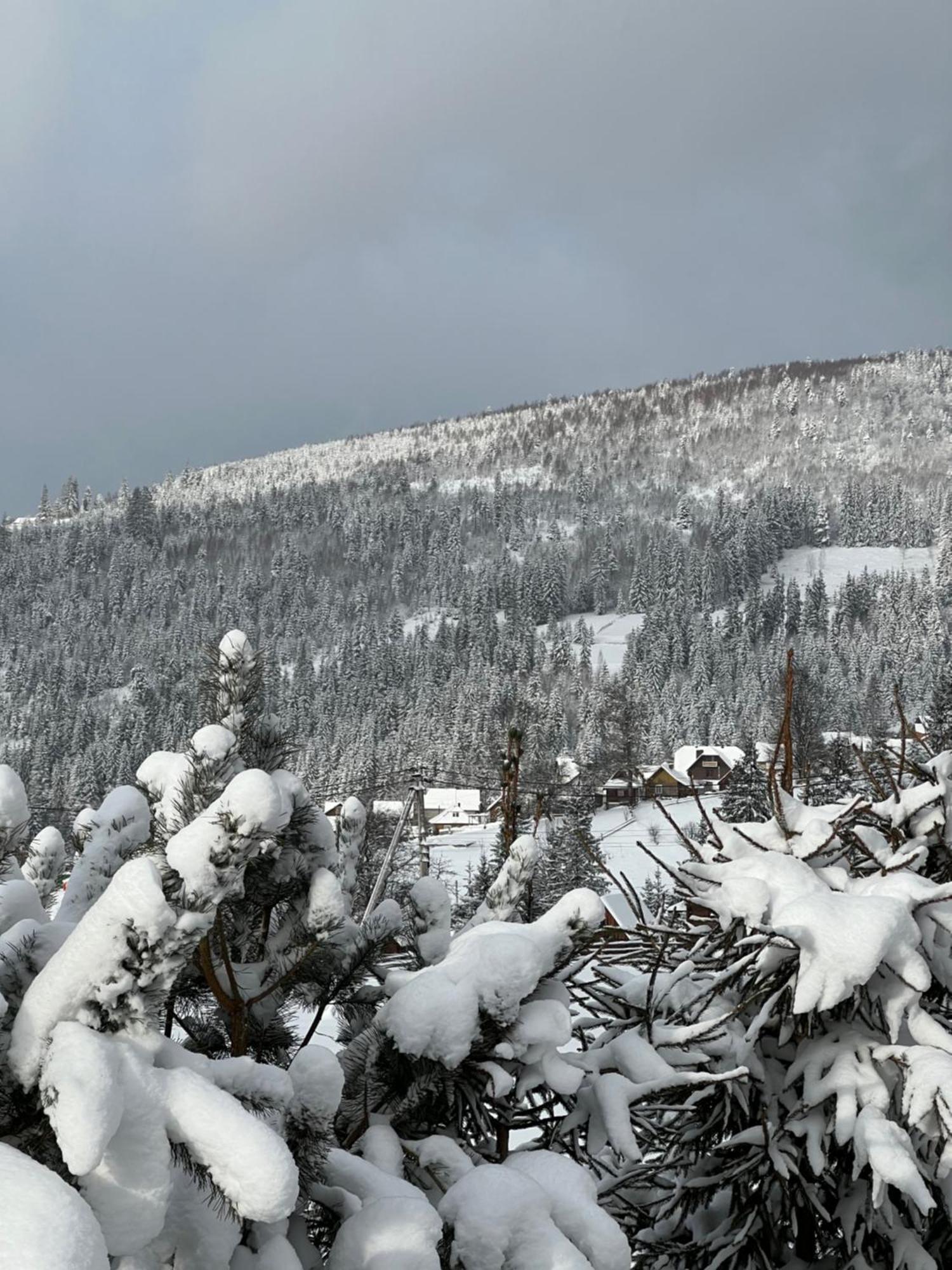 Hotel Aura Karpat Bukovel Exterior foto